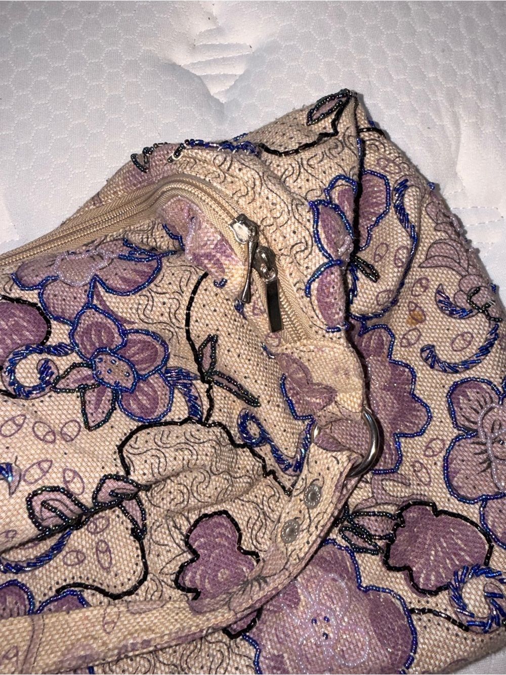 87. Embroidered Floral Shoulder Bag in Lavender and Beige - Picture 6 of 9